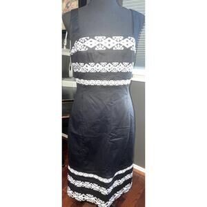 White house Black Market Embroidered Empire DressSize 6